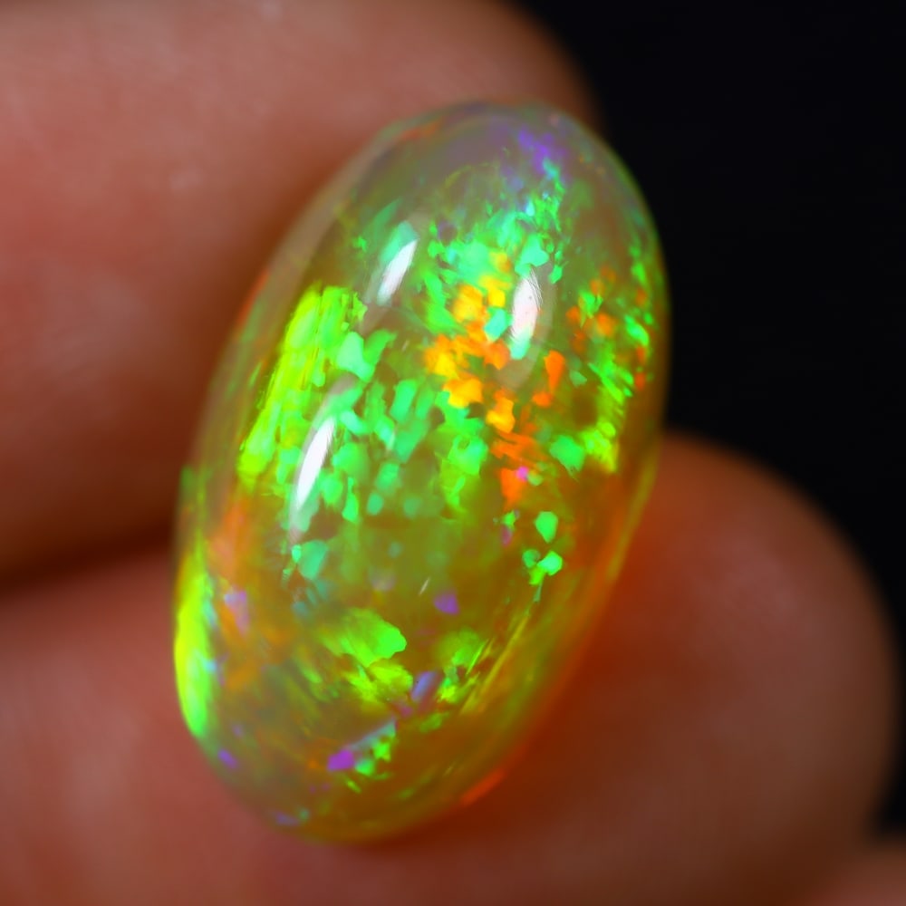 *8.81Ct Welo Opal Polished - Ethiopian Opal: Ksmith Jewels Global Welcome to our auction house, today auction brought to you by Ksmith Jewels Global based in Penang, Malaysia specialize in all kinds of opal and color gemstone both in manufacturi