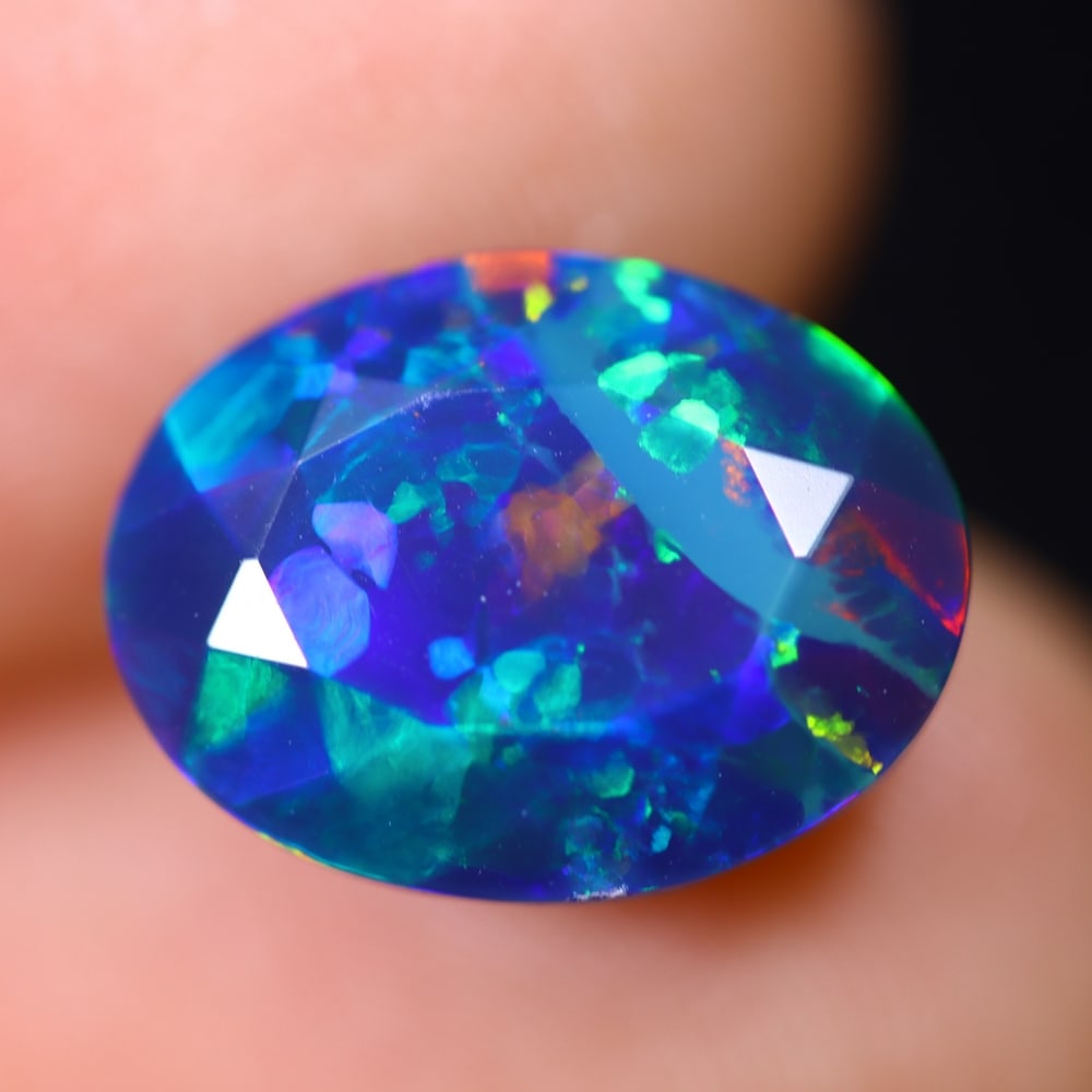 3.70Ct Welo Black Opal - Ethiopian Opal - Faceted Polished: Ksmith Jewels Global Welcome to our auction house, today auction brought to you by Ksmith Jewels Global based in Penang, Malaysia specialize in all kinds of opal and color gemstone both in manufacturi