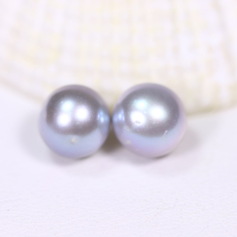 Pair of Pearl 6.5mm, 4.03cts Greyish Freshwater Pearl - No Hole Drill: Ksmith Jewels Global Welcome to our auction house, today auction brought to you by Ksmith Jewels Global based in Penang, Malaysia specialize in all kinds of opal and color gemstone both in manufacturi