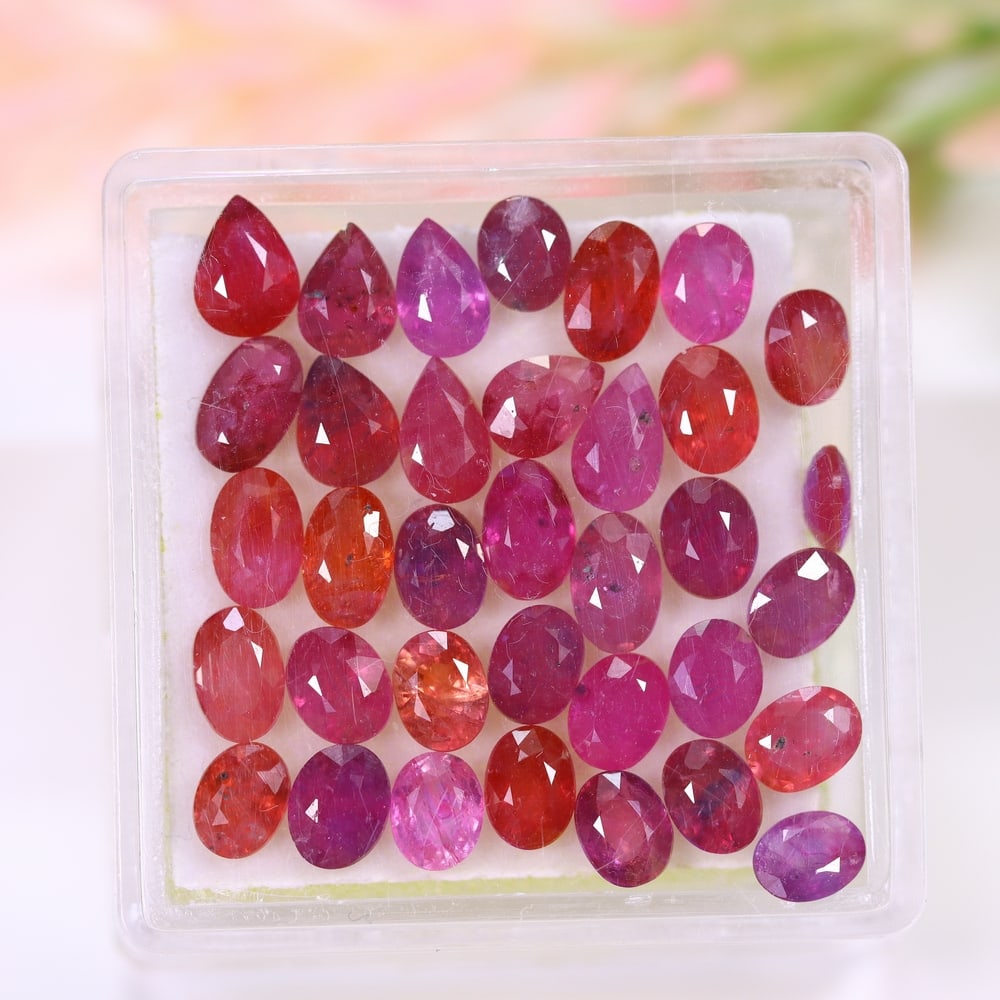 8.76Ct Red Ruby Set - Polished Faceted: Ksmith Jewels Global Welcome to our auction house, today auction brought to you by Ksmith Jewels Global based in Penang, Malaysia specialize in all kinds of opal and color gemstone both in manufacturi