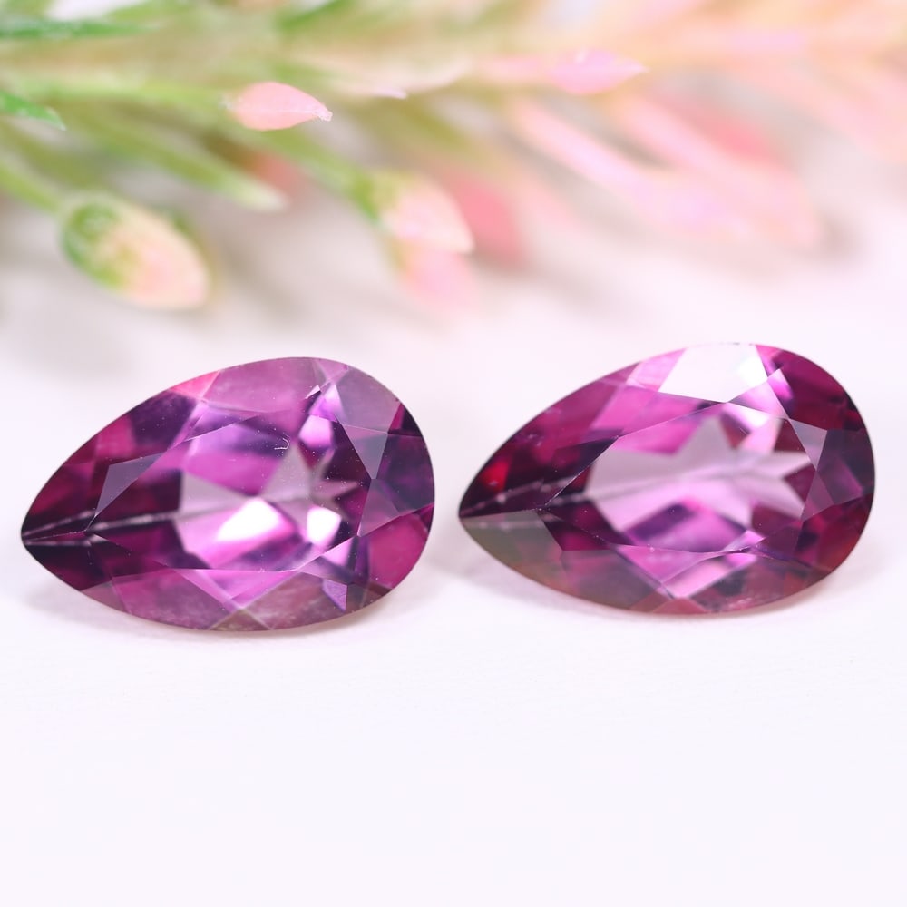 10.62Ct Purplish Pink Topaz Pair - Polished Faceted: Ksmith Jewels Global Welcome to our auction house, today auction brought to you by Ksmith Jewels Global based in Penang, Malaysia specialize in all kinds of opal and color gemstone both in manufacturi