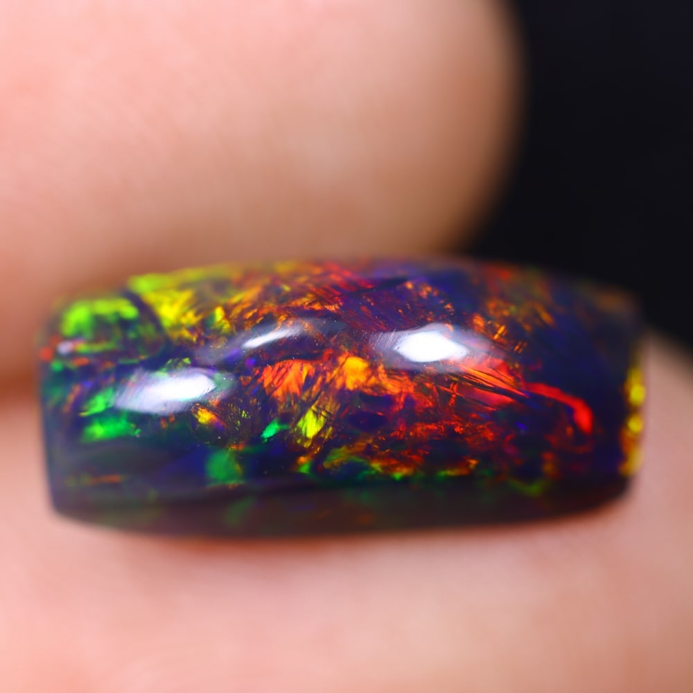 2.89Ct Welo Black Opal Polished - Ethiopian Opal: Ksmith Jewels Global Welcome to our auction house, today auction brought to you by Ksmith Jewels Global based in Penang, Malaysia specialize in all kinds of opal and color gemstone both in manufacturi