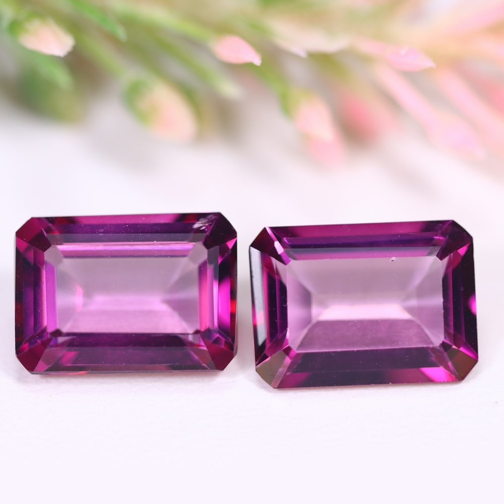 17.03Ct Purplish Pink Topaz Pair - Polished Faceted: Ksmith Jewels Global Welcome to our auction house, today auction brought to you by Ksmith Jewels Global based in Penang, Malaysia specialize in all kinds of opal and color gemstone both in manufacturi