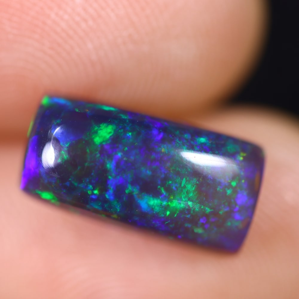 2.29Ct Welo Black Opal Polished - Ethiopian Opal: Ksmith Jewels Global Welcome to our auction house, today auction brought to you by Ksmith Jewels Global based in Penang, Malaysia specialize in all kinds of opal and color gemstone both in manufacturi