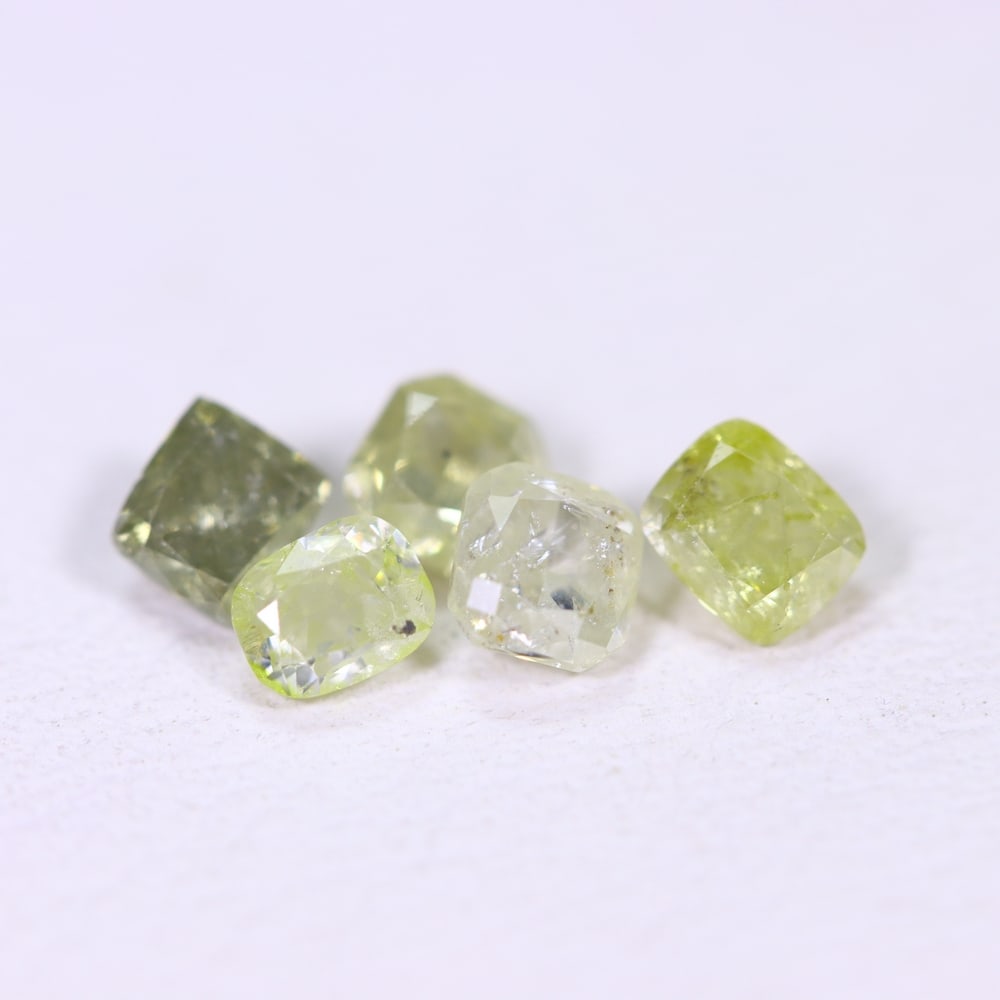 0.94Ct Fancy Diamond Set - Polished Faceted: Ksmith Jewels Global Welcome to our auction house, today auction brought to you by Ksmith Jewels Global based in Penang, Malaysia specialize in all kinds of opal and color gemstone both in manufacturi