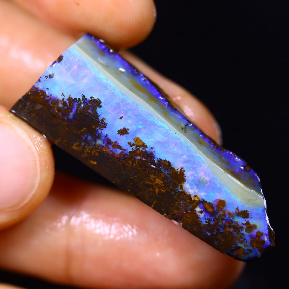 37Ct Winton Boulder Rough Opal - Australian Opal - Freeform Rough: Ksmith Jewels Global Welcome to our auction house, today auction brought to you by Ksmith Jewels Global based in Penang, Malaysia specialize in all kinds of opal and color gemstone both in manufacturi