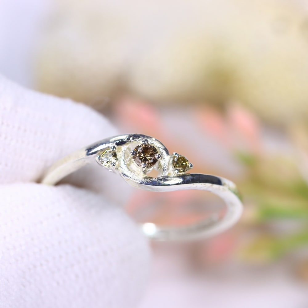 1.18g Natural Diamond Sterling Silver 925 Ring - Size US 5.5 - Total Diamond 0.08ct: Ksmith Jewels Global Welcome to our auction house, today auction brought to you by Ksmith Jewels Global based in Penang, Malaysia specialize in all kinds of opal, diamond and color gemstone both in ma