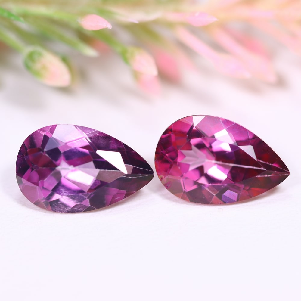 10.08Ct Purplish Pink Topaz Pair - Polished Faceted: Ksmith Jewels Global Welcome to our auction house, today auction brought to you by Ksmith Jewels Global based in Penang, Malaysia specialize in all kinds of opal and color gemstone both in manufacturi