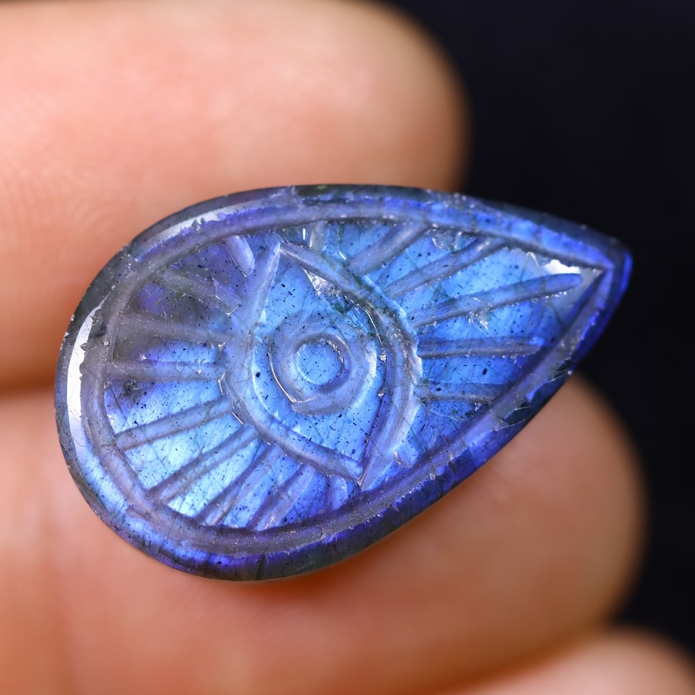 16.83cts Labradorite Evil Eye - Carving (1 of 3)