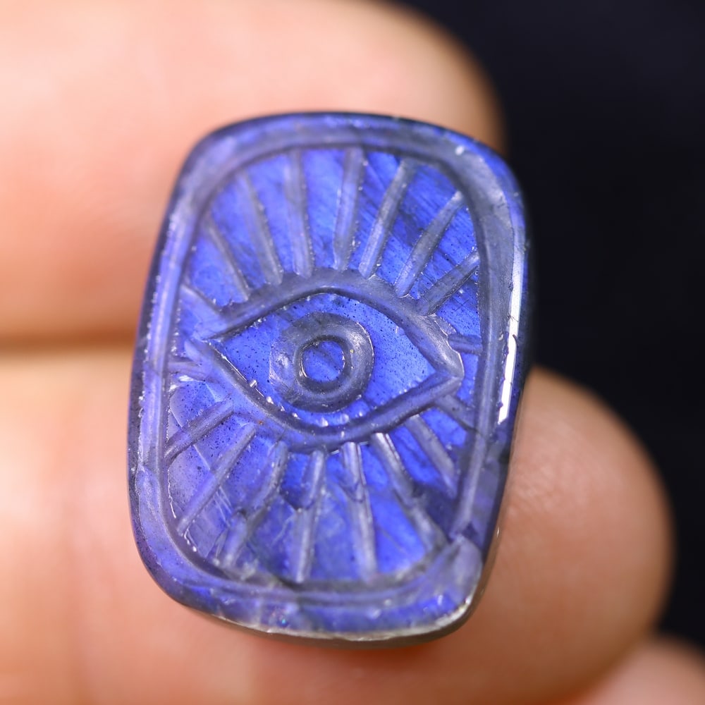 19.03cts Labradorite Evil Eye - Carving: Ksmith Jewels Global Welcome to our auction house, today auction brought to you by Ksmith Jewels Global based in Penang, Malaysia specialize in all kinds of opal and color gemstone both in manufacturi