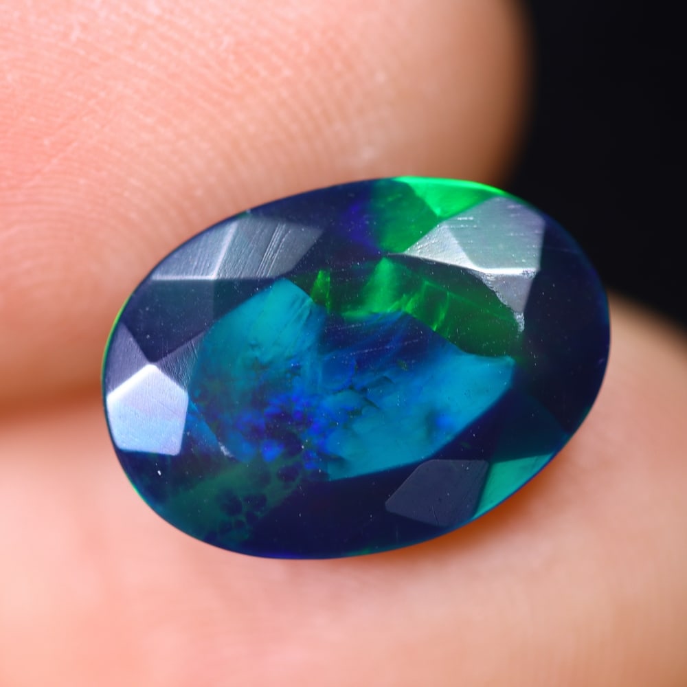 2.74Ct Welo Black Opal - Ethiopian Opal - Faceted Polished: Ksmith Jewels Global Welcome to our auction house, today auction brought to you by Ksmith Jewels Global based in Penang, Malaysia specialize in all kinds of opal and color gemstone both in manufacturi