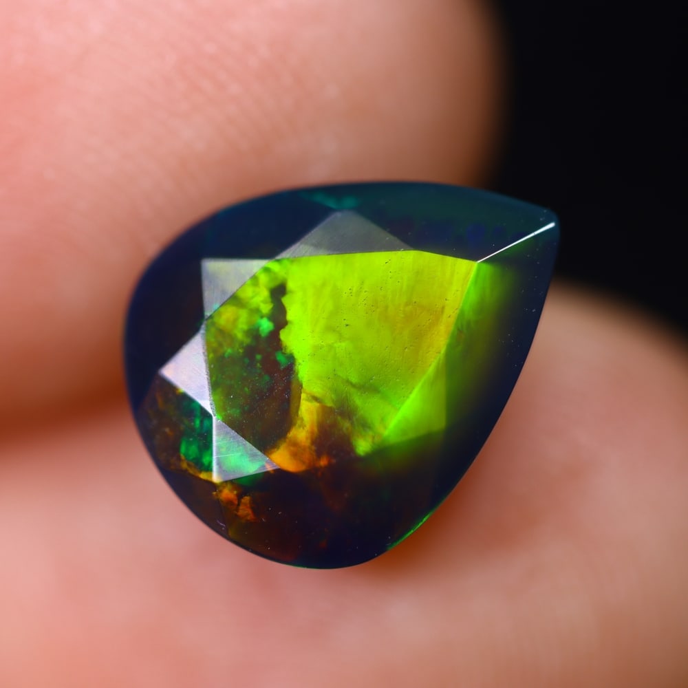 2.72Ct Welo Black Opal - Ethiopian Opal - Faceted Polished: Ksmith Jewels Global Welcome to our auction house, today auction brought to you by Ksmith Jewels Global based in Penang, Malaysia specialize in all kinds of opal and color gemstone both in manufacturi