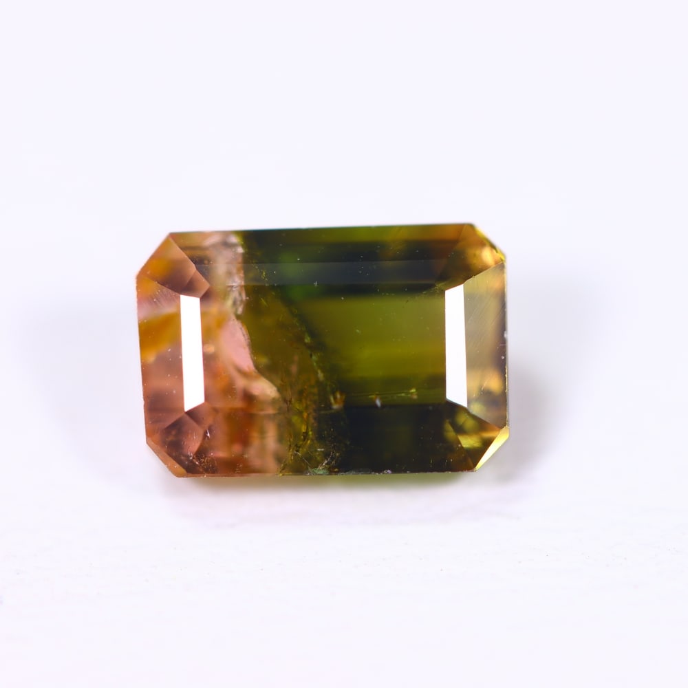 1.82cts Natural Watermelon Tourmaline - Bi-Colour Faceted Cut: Ksmith Jewels Global Welcome to our auction house, today auction brought to you by Ksmith Jewels Global based in Penang, Malaysia specialize in all kinds of opal and color gemstone both in manufacturi