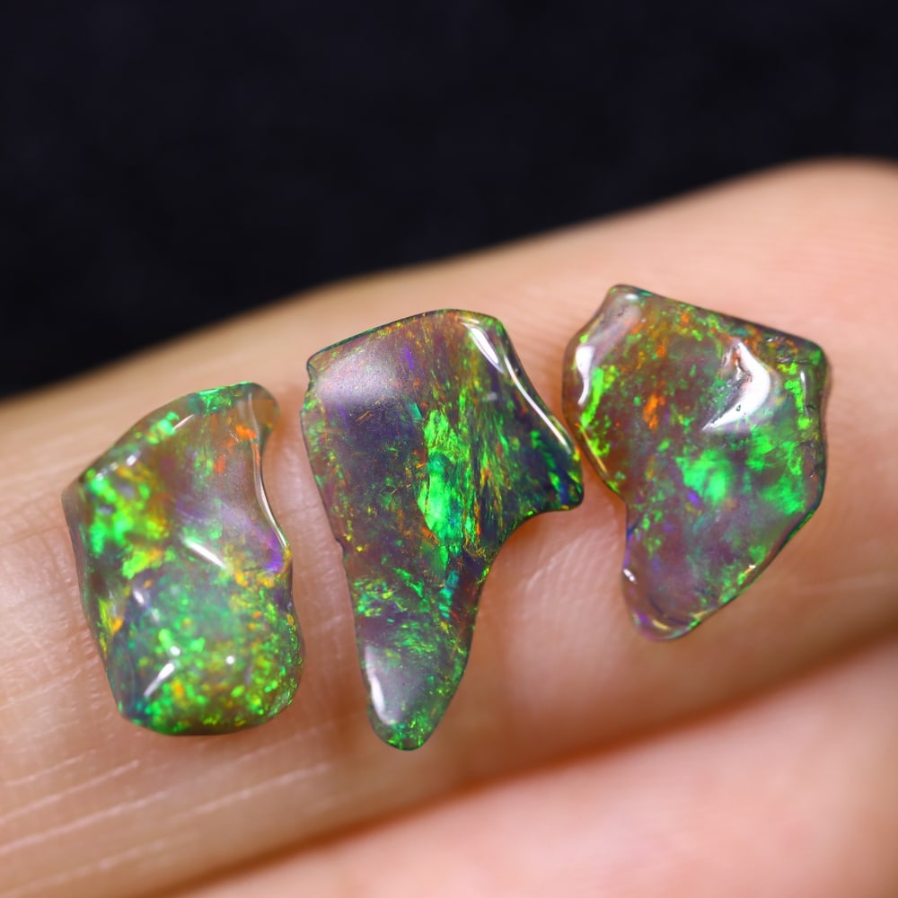 2.27Ct Natural Freeform Black Opal Set - 9x8x1mm - Polished Rough: Ksmith Jewels Global Welcome to our auction house, today auction brought to you by Ksmith Jewels Global based in Penang, Malaysia specialize in all kinds of opal and color gemstone both in manufacturi