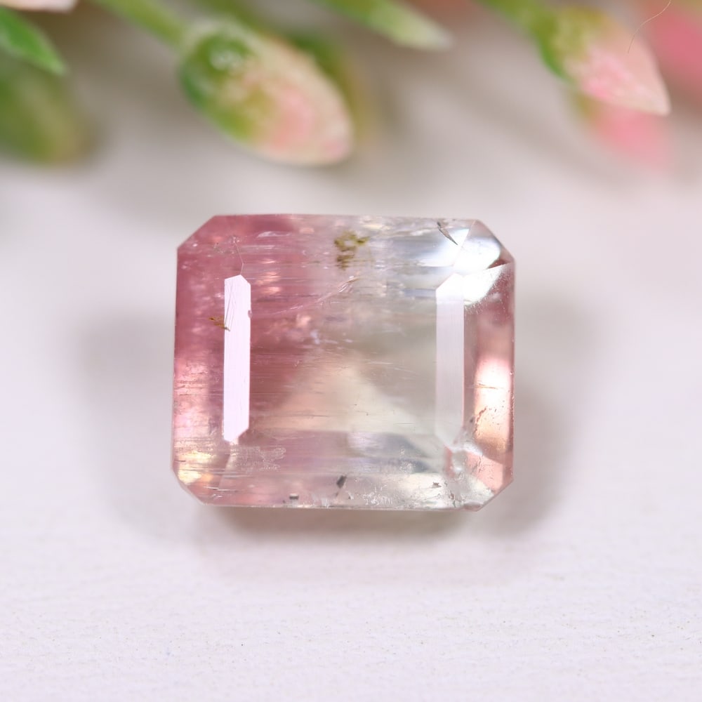 4.67cts Natural Watermelon Tourmaline - Bi-Colour Faceted Cut: Ksmith Jewels Global Welcome to our auction house, today auction brought to you by Ksmith Jewels Global based in Penang, Malaysia specialize in all kinds of opal and color gemstone both in manufacturi