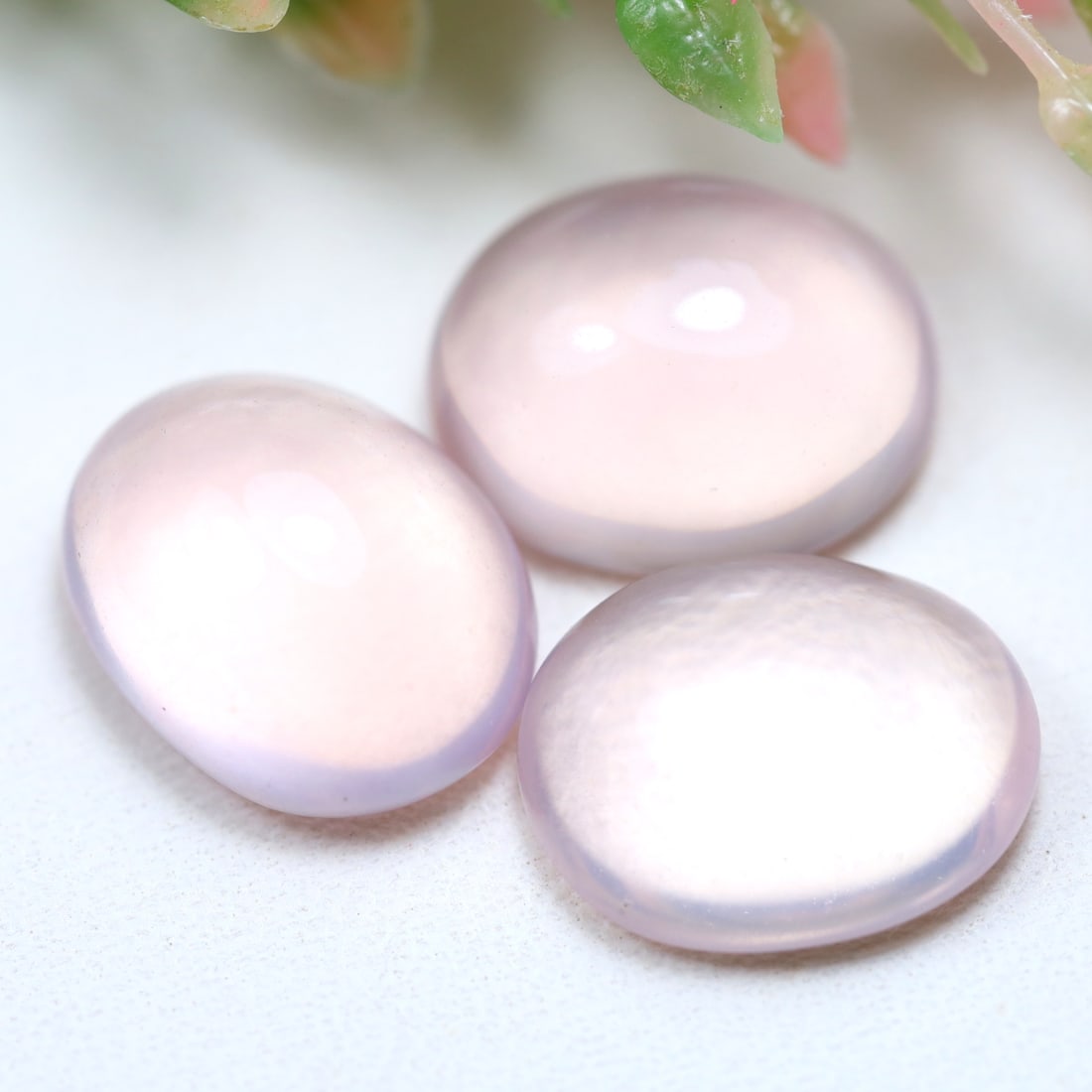Rose Quartz 14.29Ct Oval Cut Natural Pinkish Rose Quartz Smooth Cabochon Lots: Ksmith Jewels Global Welcome to our auction house, today auction brought to you by Ksmith Jewels Global based in Penang, Malaysia specialize in all kinds of opal and color gemstone both in manufacturi