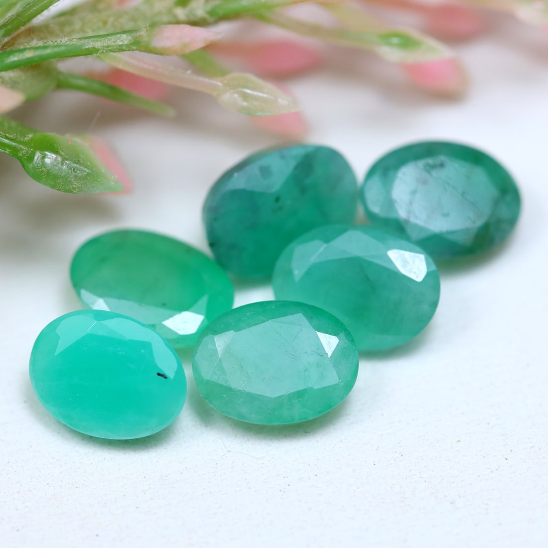 Emerald 7.22Ct Natural Zambia Green Emerald Lot: Ksmith Jewels Global Welcome to our auction house, today auction brought to you by Ksmith Jewels Global based in Penang, Malaysia specialize in all kinds of opal and color gemstone both in manufacturi