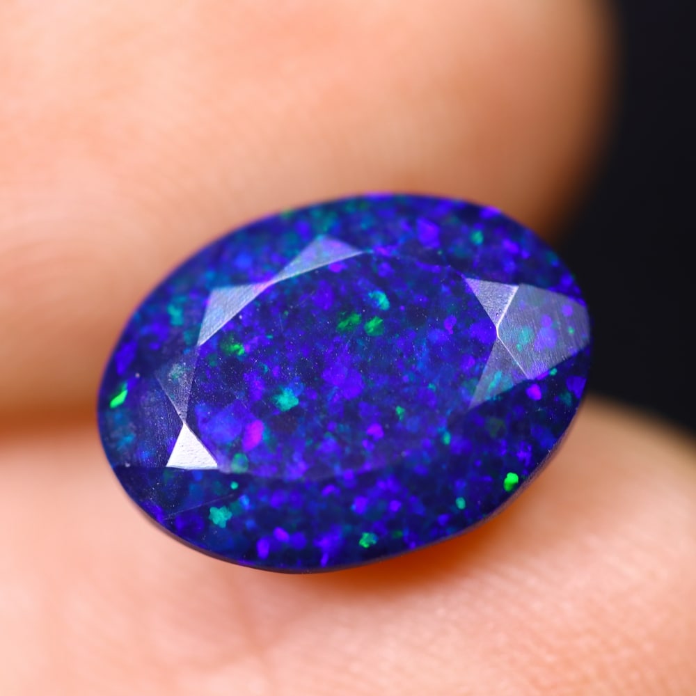 2.33Ct Welo Black Opal Polished - Ethiopian Opal: Ksmith Jewels Global Welcome to our auction house, today auction brought to you by Ksmith Jewels Global based in Penang, Malaysia specialize in all kinds of opal and color gemstone both in manufacturi