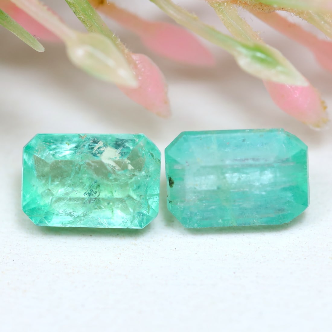 Emerald 2.29Ct Natural Afghanistan Green Emerald Gemstone PAIR: Ksmith Jewels Global Welcome to our auction house, today auction brought to you by Ksmith Jewels Global based in Penang, Malaysia specialize in all kinds of opal and color gemstone both in manufacturi