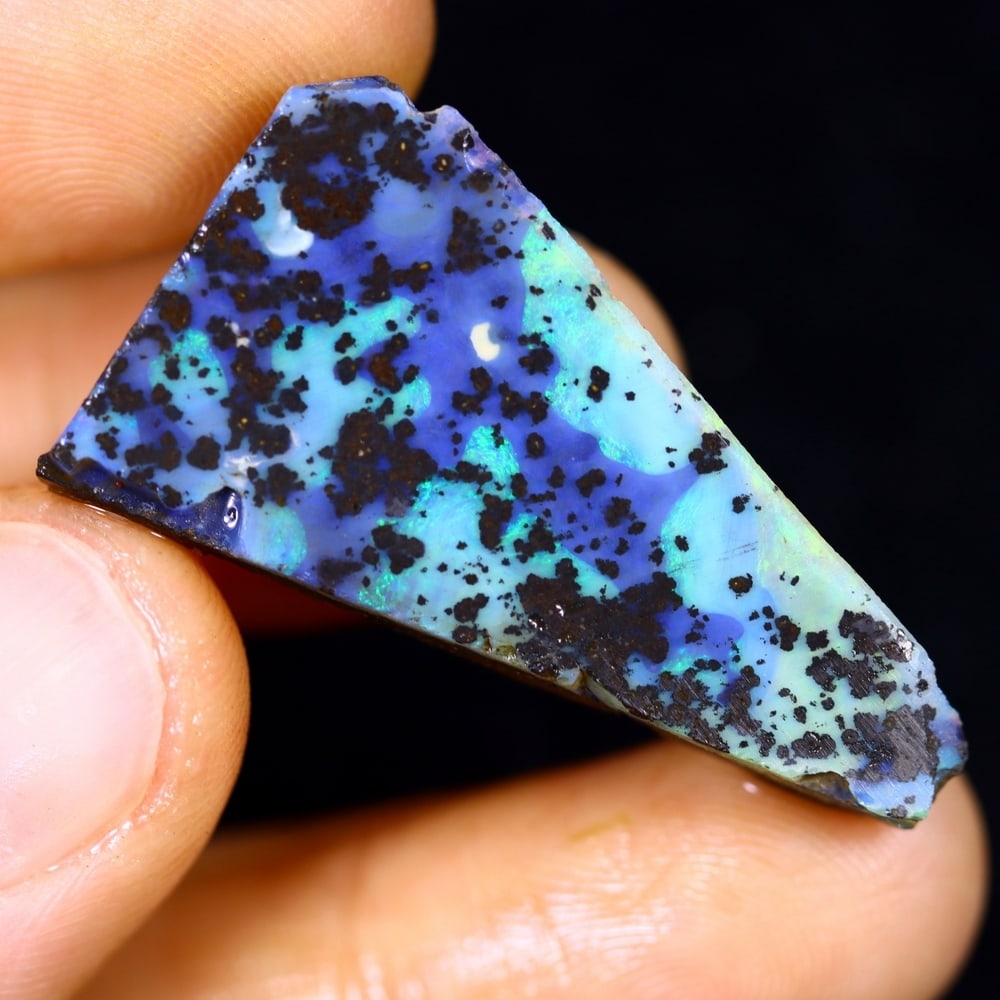 18Ct Winton Boulder Rough Opal - Australian Opal - Freeform Rough: Ksmith Jewels Global Welcome to our auction house, today auction brought to you by Ksmith Jewels Global based in Penang, Malaysia specialize in all kinds of opal and color gemstone both in manufacturi