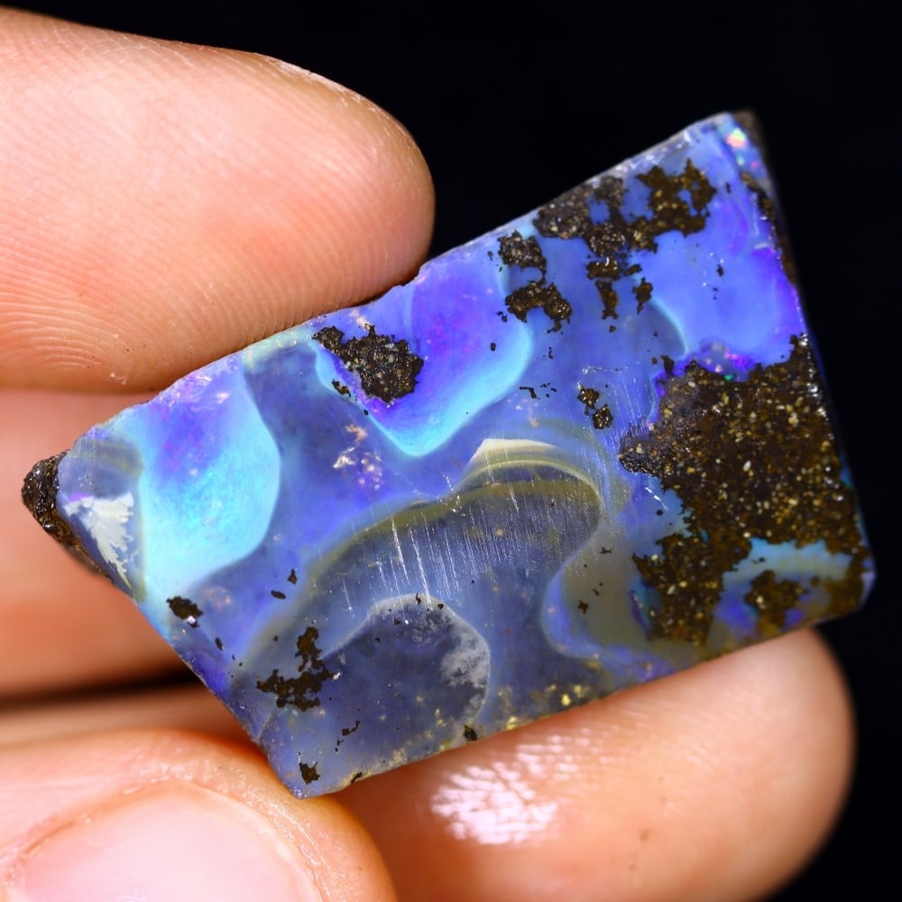 31Ct Winton Boulder Rough Opal - Australian Opal - Freeform Rough: Ksmith Jewels Global Welcome to our auction house, today auction brought to you by Ksmith Jewels Global based in Penang, Malaysia specialize in all kinds of opal and color gemstone both in manufacturi