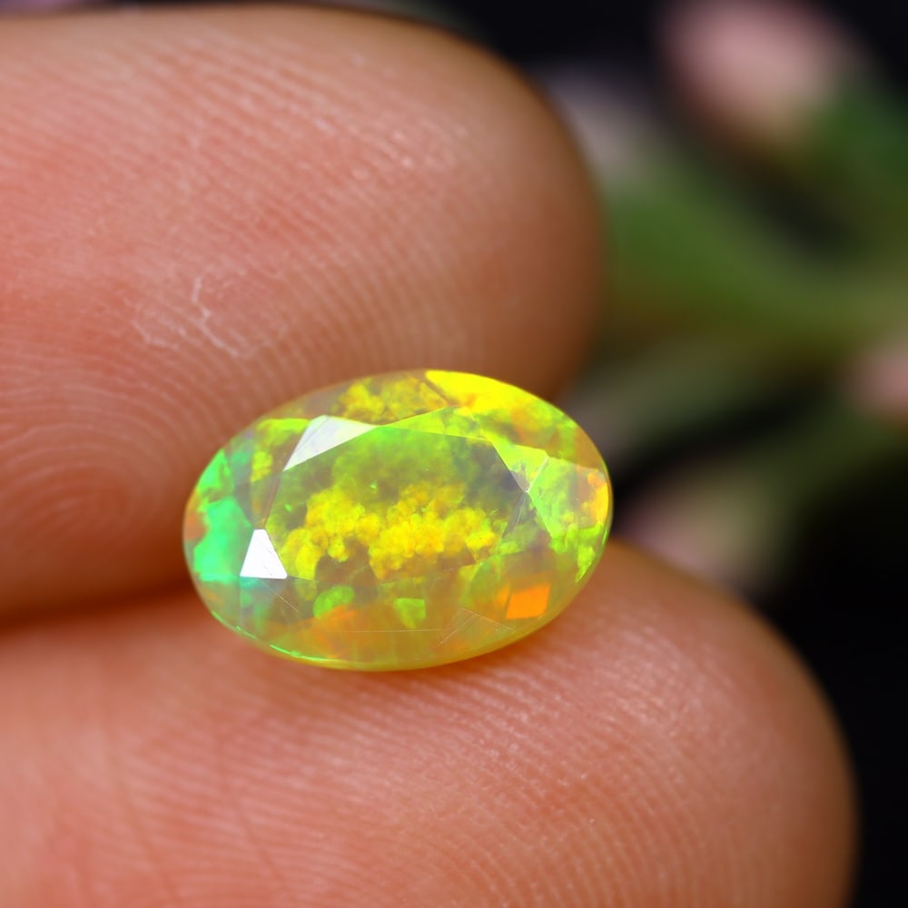 1.44Ct Welo Opal - Ethiopian Opal - Oval Faceted: Ksmith Jewels Global Welcome to our auction house, today auction brought to you by Ksmith Jewels Global based in Penang, Malaysia specialize in all kinds of opal and color gemstone both in manufacturi