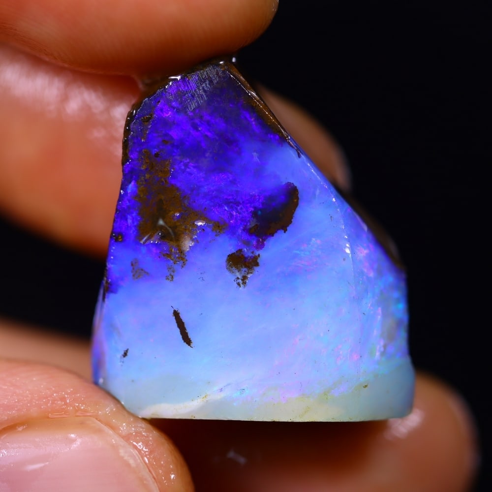 31Ct Winton Boulder Rough Opal - Australian Opal - Freeform Rough: Ksmith Jewels Global Welcome to our auction house, today auction brought to you by Ksmith Jewels Global based in Penang, Malaysia specialize in all kinds of opal and color gemstone both in manufacturi