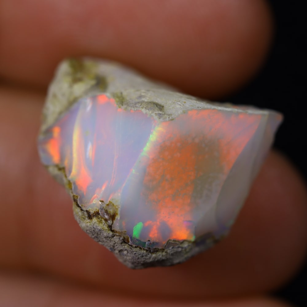 16.8Ct Rough Opal Specimen - Ethiopian Opal - Mineral Rough: Ksmith Jewels Global Welcome to our auction house, today auction brought to you by Ksmith Jewels Global based in Penang, Malaysia specialize in all kinds of opal and color gemstone both in manufacturi