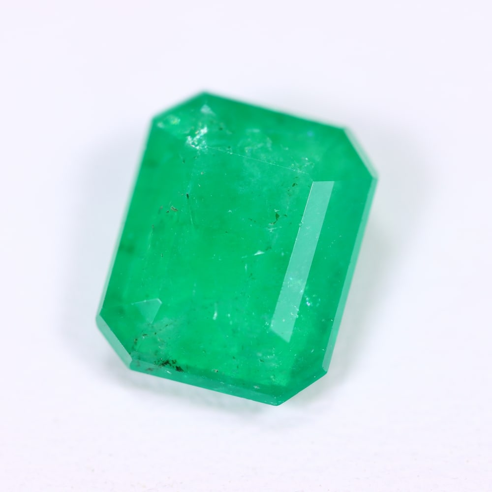 2.71Ct Zambian Emerald - Polished Faceted: Ksmith Jewels Global Welcome to our auction house, today auction brought to you by Ksmith Jewels Global based in Penang, Malaysia specialize in all kinds of opal and color gemstone both in manufacturi