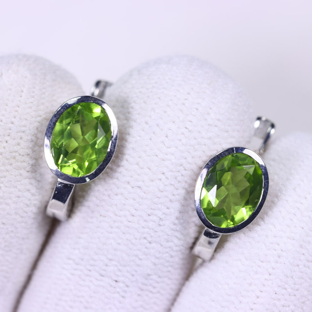 Earrings Peridot - 925 Sterling Silver: Ksmith Jewels Global Welcome to our auction house, today auction brought to you by Ksmith Jewels Global based in Penang, Malaysia specialize in all kinds of opal and color gemstone both in manufacturi