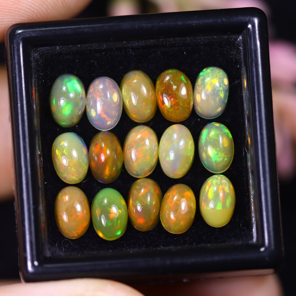 4.84Ct Welo Opal Lot - Ethiopian Opal: Ksmith Jewels Global Welcome to our auction house, today auction brought to you by Ksmith Jewels Global based in Penang, Malaysia specialize in all kinds of opal and color gemstone both in manufacturi