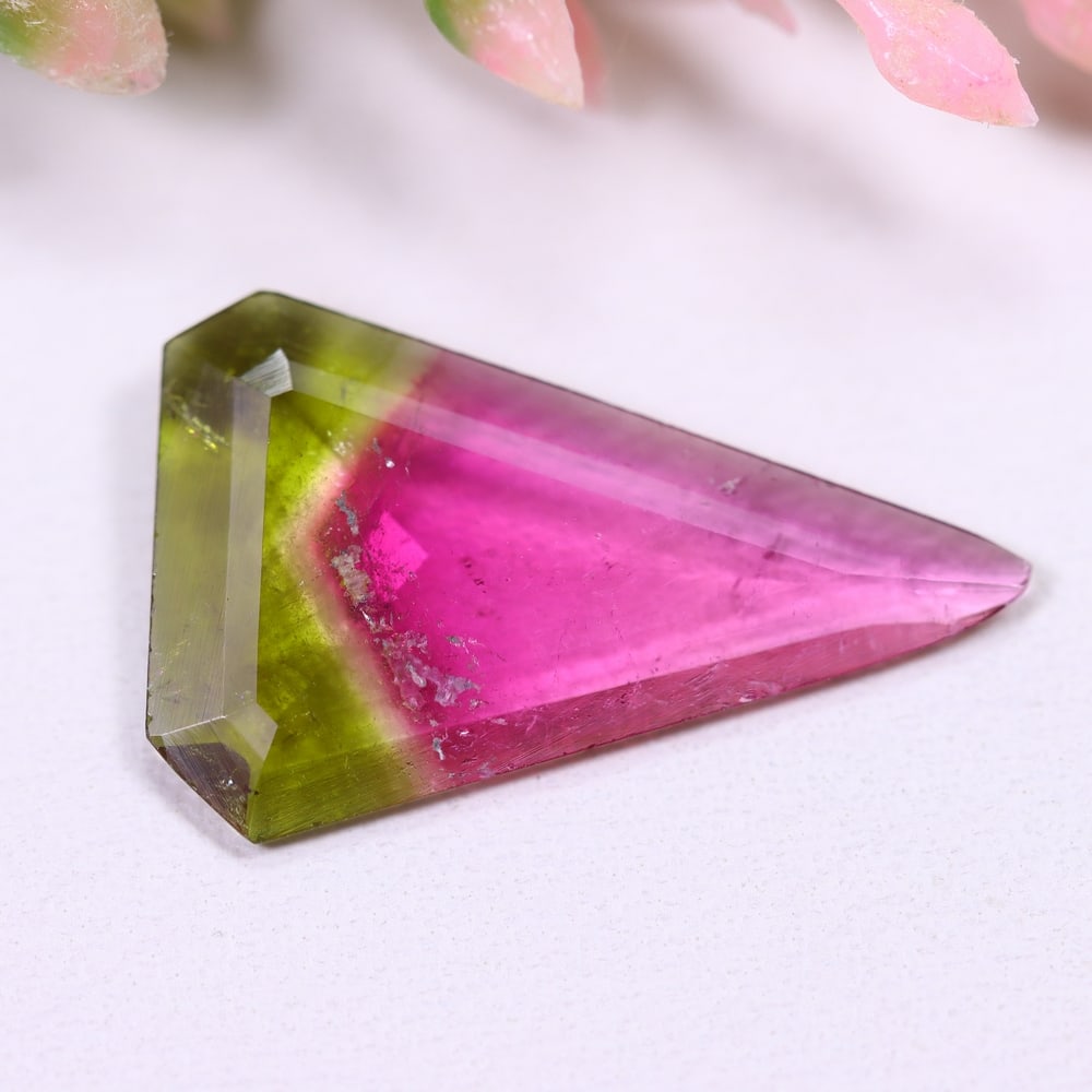 3.07cts Natural Watermelon Tourmaline - Bi-Colour Faceted Cut: Ksmith Jewels Global Welcome to our auction house, today auction brought to you by Ksmith Jewels Global based in Penang, Malaysia specialize in all kinds of opal and color gemstone both in manufacturi