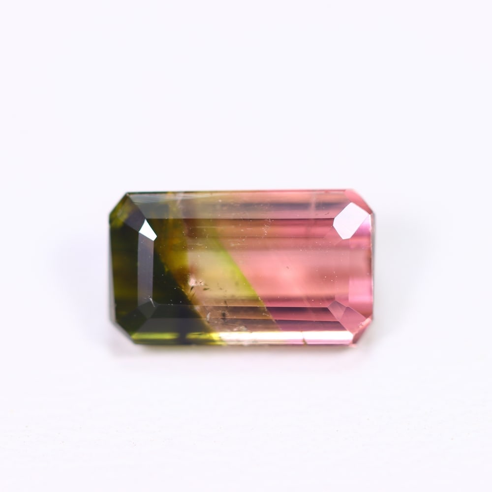 2.07cts Natural Watermelon Tourmaline - Bi-Colour Faceted Cut: Ksmith Jewels Global Welcome to our auction house, today auction brought to you by Ksmith Jewels Global based in Penang, Malaysia specialize in all kinds of opal and color gemstone both in manufacturi