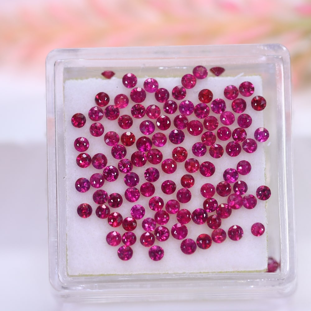 3.13Ct Heated Ruby Set - 1.6mm Round Diamond Cut: Ksmith Jewels Global Welcome to our auction house, today auction brought to you by Ksmith Jewels Global based in Penang, Malaysia specialize in all kinds of opal and color gemstone both in manufacturi