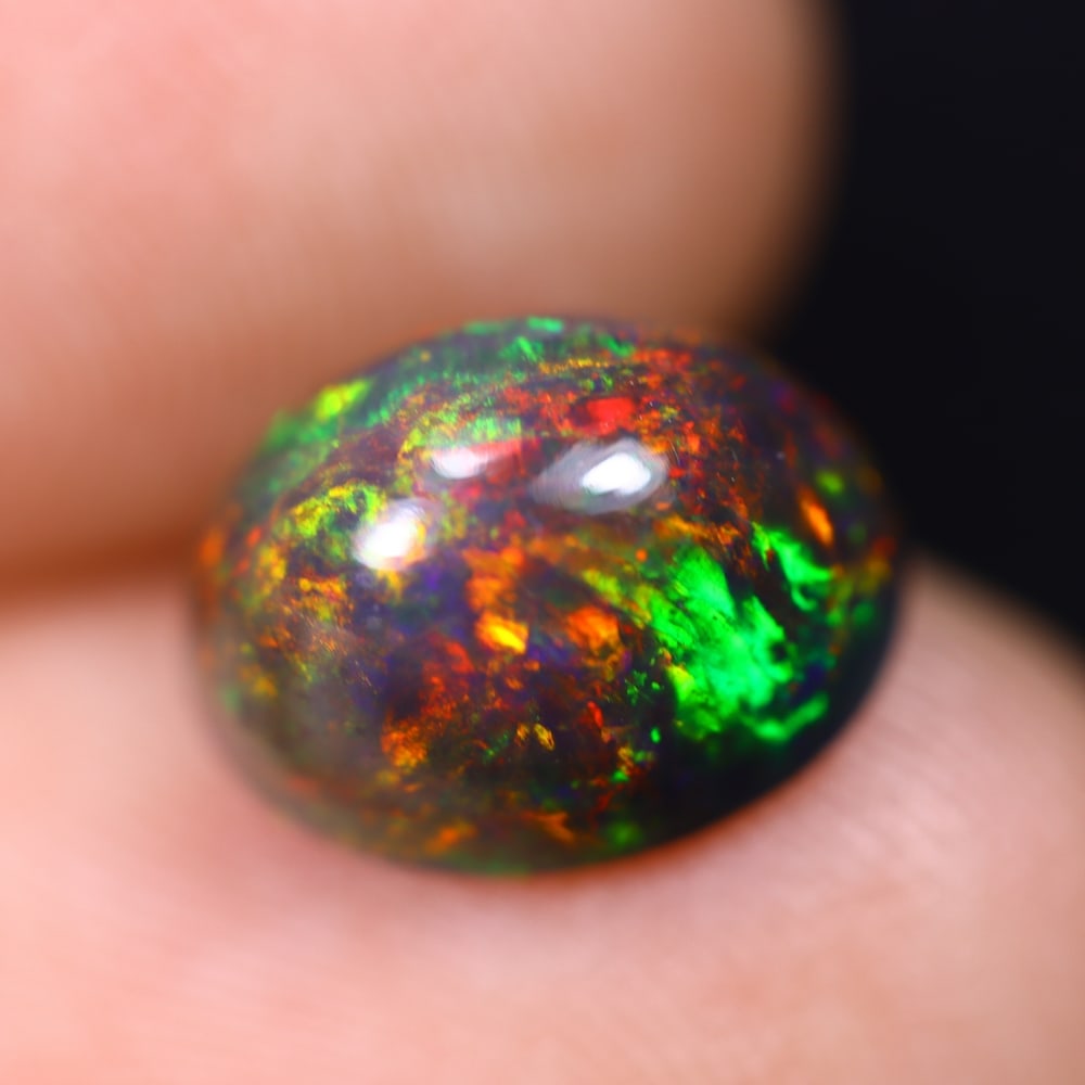 2.15Ct Welo Black Opal Polished - Ethiopian Opal: Ksmith Jewels Global Welcome to our auction house, today auction brought to you by Ksmith Jewels Global based in Penang, Malaysia specialize in all kinds of opal and color gemstone both in manufacturi