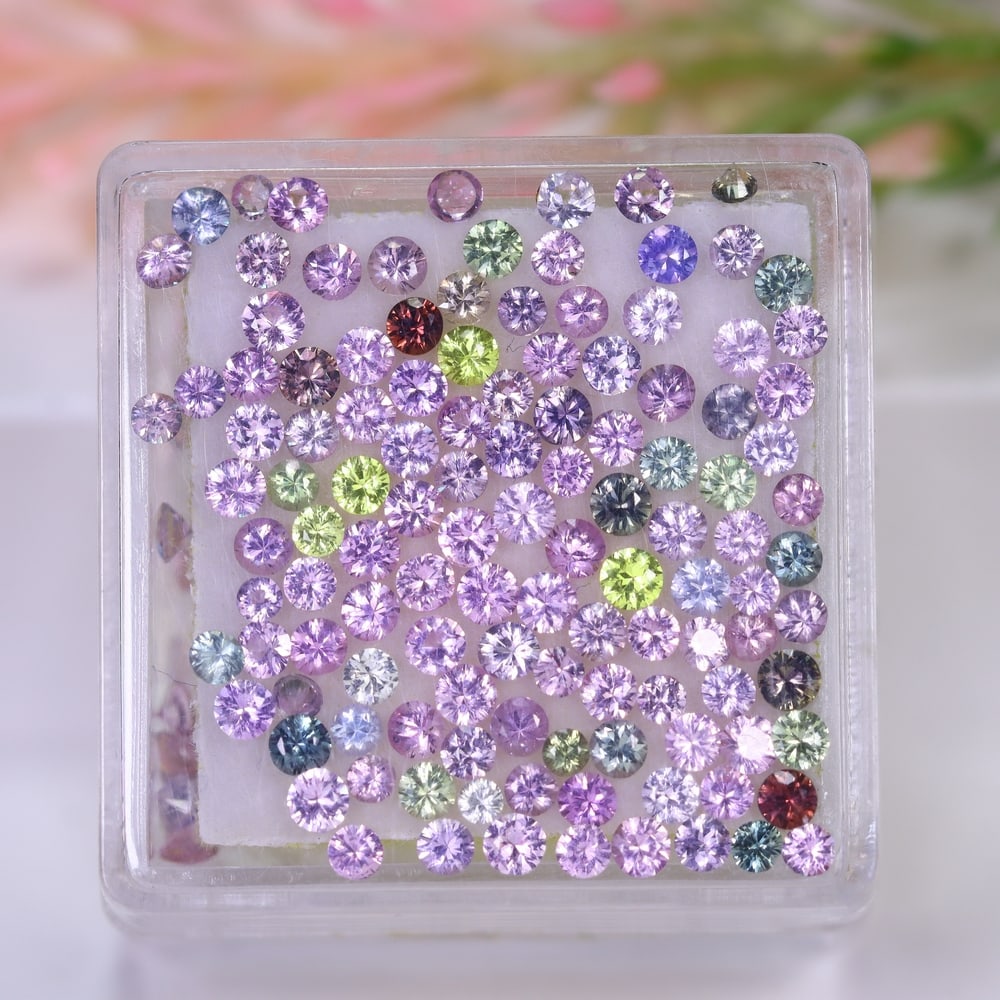 5.07Ct Fancy Sapphire Set - 2.0mm Round Diamond Cut: Ksmith Jewels Global Welcome to our auction house, today auction brought to you by Ksmith Jewels Global based in Penang, Malaysia specialize in all kinds of opal and color gemstone both in manufacturi