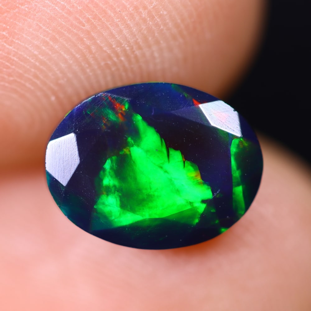 1.45Ct Welo Black Opal Polished - Ethiopian Opal: Ksmith Jewels Global Welcome to our auction house, today auction brought to you by Ksmith Jewels Global based in Penang, Malaysia specialize in all kinds of opal and color gemstone both in manufacturi