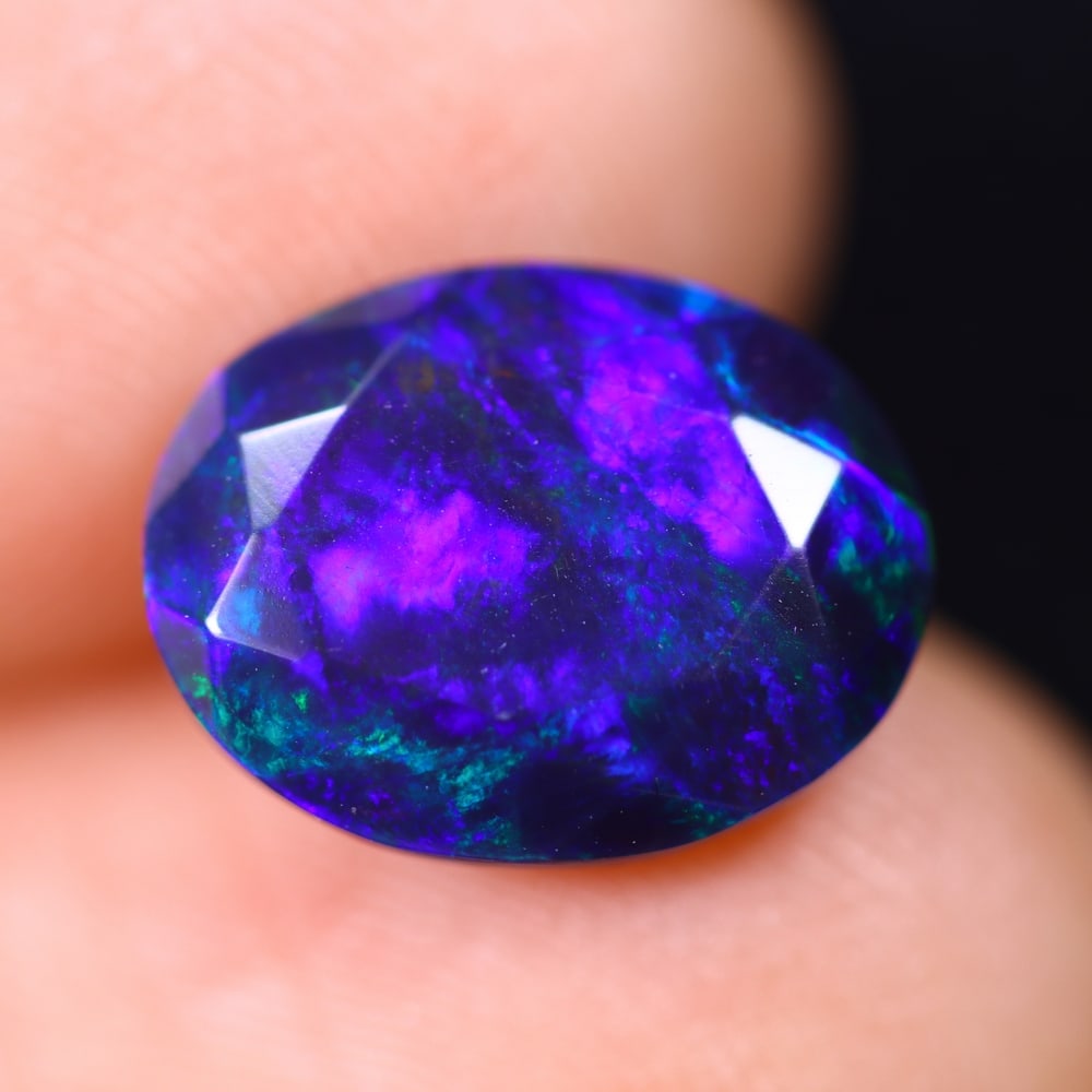 2.58Ct Welo Black Opal Polished - Ethiopian Opal: Ksmith Jewels Global Welcome to our auction house, today auction brought to you by Ksmith Jewels Global based in Penang, Malaysia specialize in all kinds of opal and color gemstone both in manufacturi