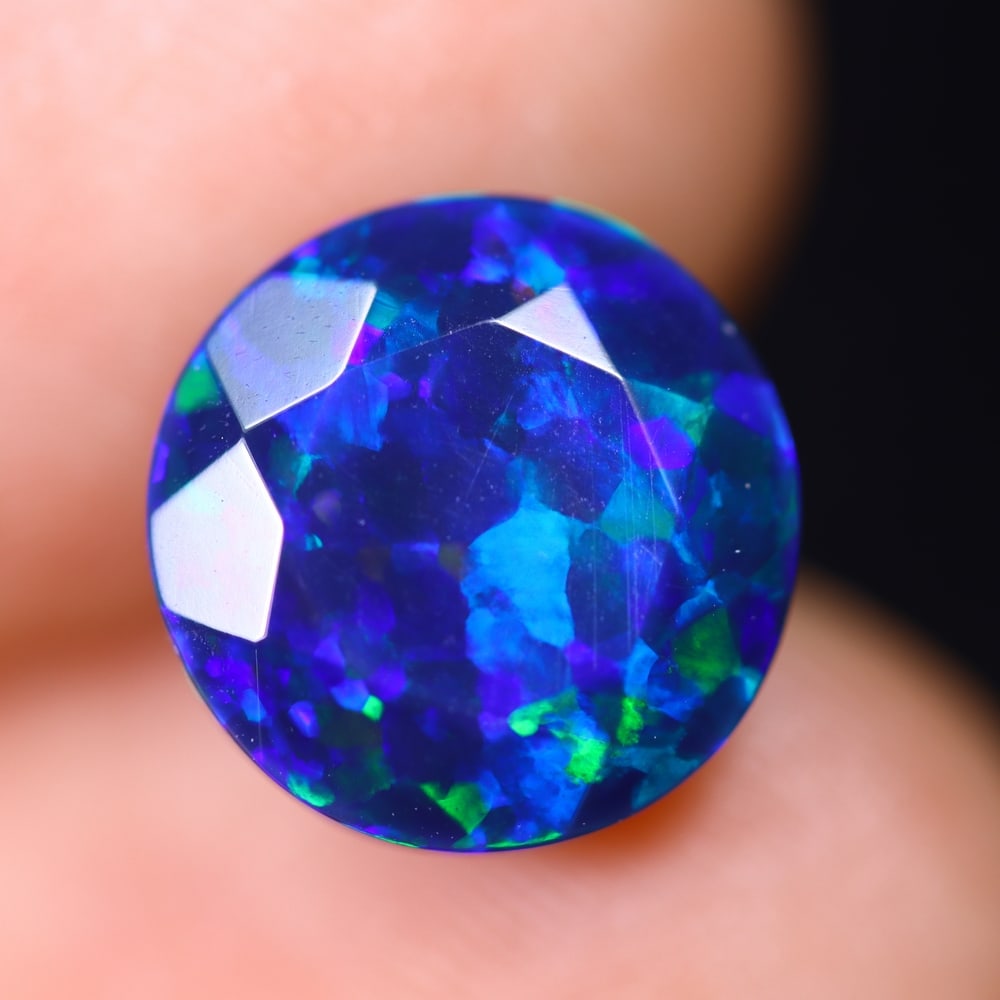 2.90Ct Welo Black Opal - Ethiopian Opal - Faceted Polished: Ksmith Jewels Global Welcome to our auction house, today auction brought to you by Ksmith Jewels Global based in Penang, Malaysia specialize in all kinds of opal and color gemstone both in manufacturi