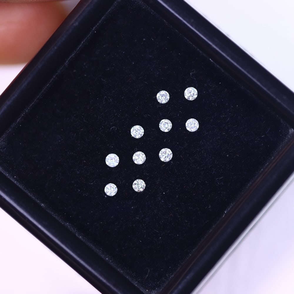 1.4mm White Diamond Lot of 10-Pieces (Total Weight 0.12 carat): Ksmith Jewels Global Welcome to our auction house, today auction brought to you by Ksmith Jewels Global based in Penang, Malaysia specialize in all kinds of opal, diamond and color gemstone both in ma