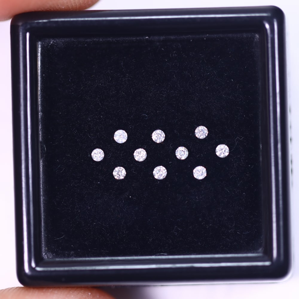 1.4mm White Diamond Lot of 10-Pieces (Total Weight 0.12 carat): Ksmith Jewels Global Welcome to our auction house, today auction brought to you by Ksmith Jewels Global based in Penang, Malaysia specialize in all kinds of opal, diamond and color gemstone both in ma