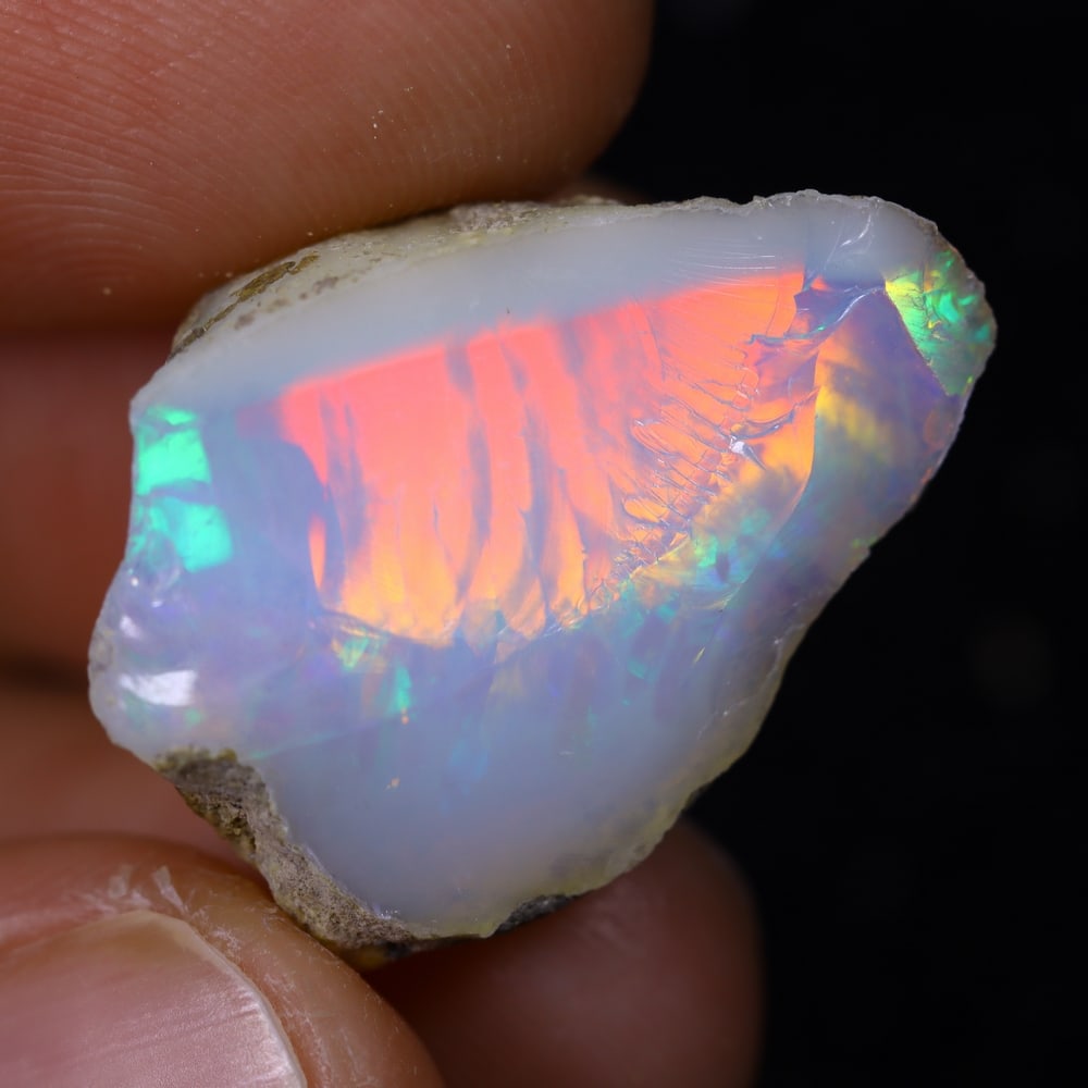 18.6Ct Rough Opal Specimen - Ethiopian Opal - Mineral Rough: Ksmith Jewels Global Welcome to our auction house, today auction brought to you by Ksmith Jewels Global based in Penang, Malaysia specialize in all kinds of opal and color gemstone both in manufacturi