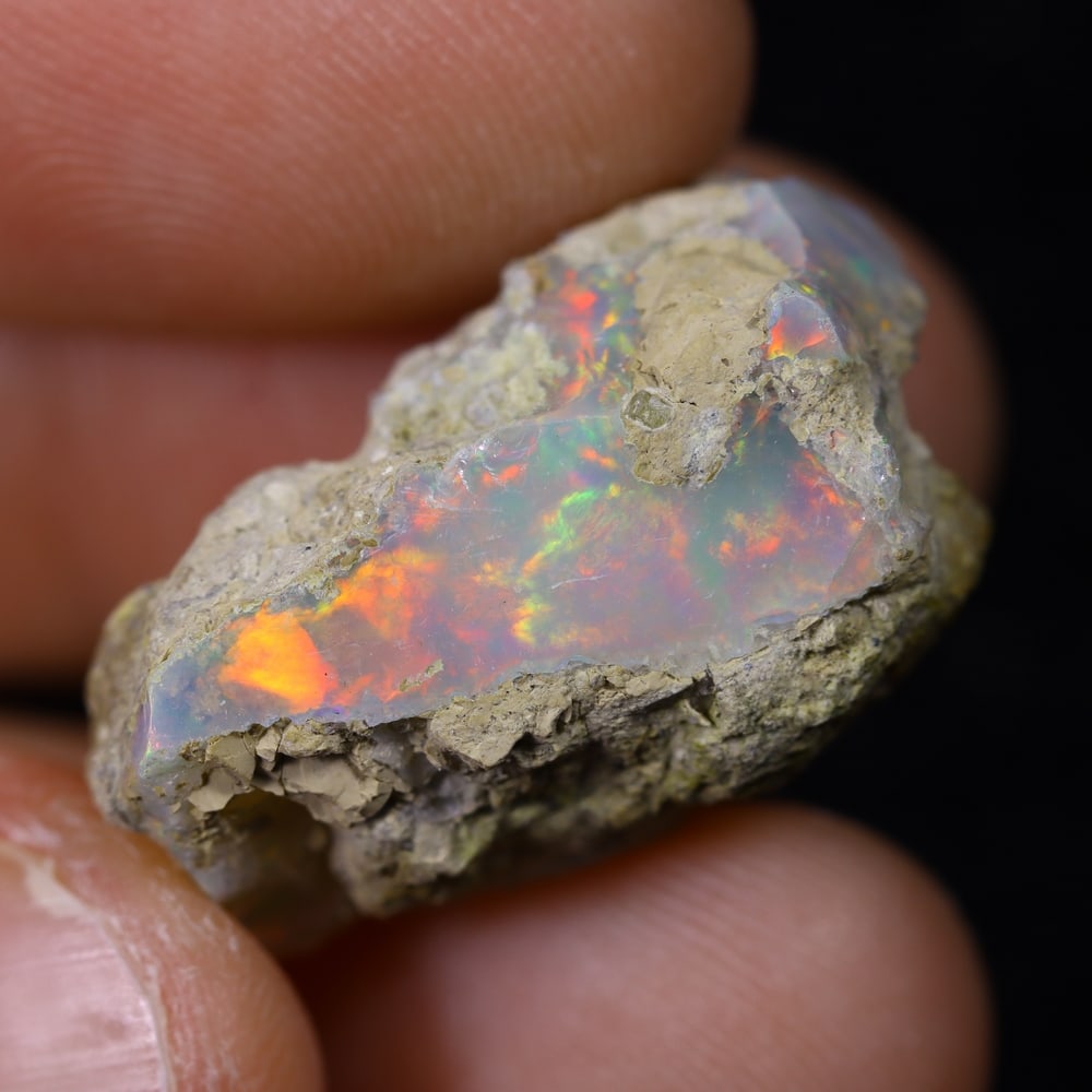 18.3Ct Rough Opal Specimen - Ethiopian Opal - Mineral Rough: Ksmith Jewels Global Welcome to our auction house, today auction brought to you by Ksmith Jewels Global based in Penang, Malaysia specialize in all kinds of opal and color gemstone both in manufacturi