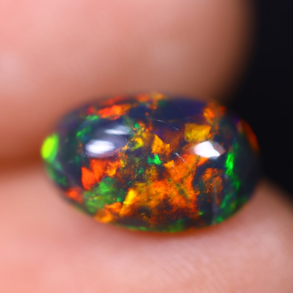2.28Ct Welo Black Opal Polished - Ethiopian Opal: Ksmith Jewels Global Welcome to our auction house, today auction brought to you by Ksmith Jewels Global based in Penang, Malaysia specialize in all kinds of opal and color gemstone both in manufacturi