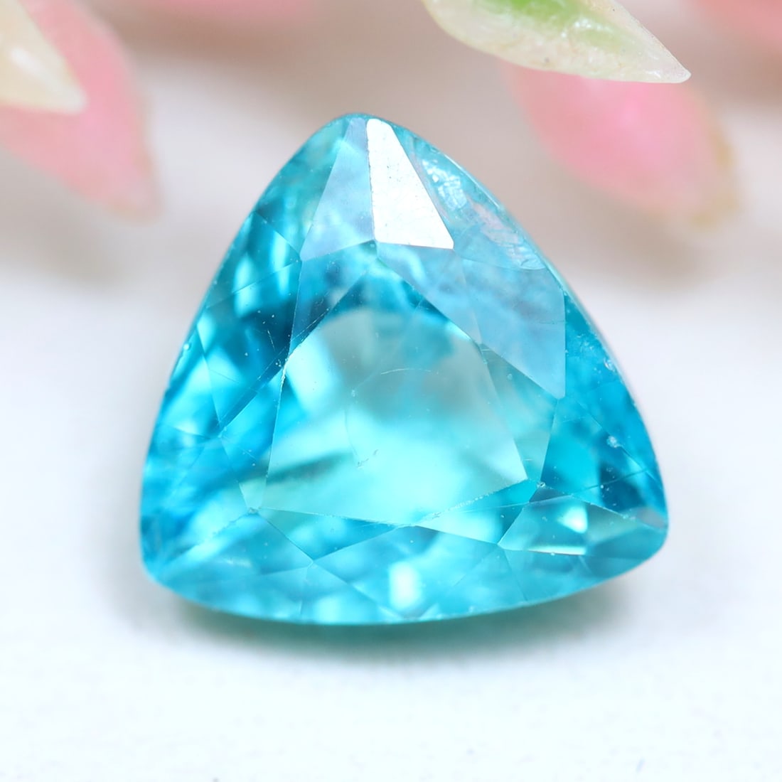 Apatite 1.57Ct Natural Unheated Turquoise Blue Apatite Madagascar For Jewelry Making: Ksmith Jewels Global Welcome to our auction house, today auction brought to you by Ksmith Jewels Global based in Penang, Malaysia specialize in all kinds of opal and color gemstone both in manufacturi
