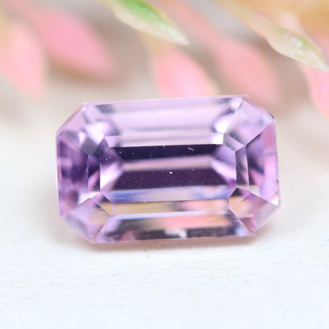 VVS Kunzite 3.98Ct Rectangle Cut Natural Brazil Top Pink Kunzite: Ksmith Jewels Global Welcome to our auction house, today auction brought to you by Ksmith Jewels Global based in Penang, Malaysia specialize in all kinds of opal and color gemstone both in manufacturi