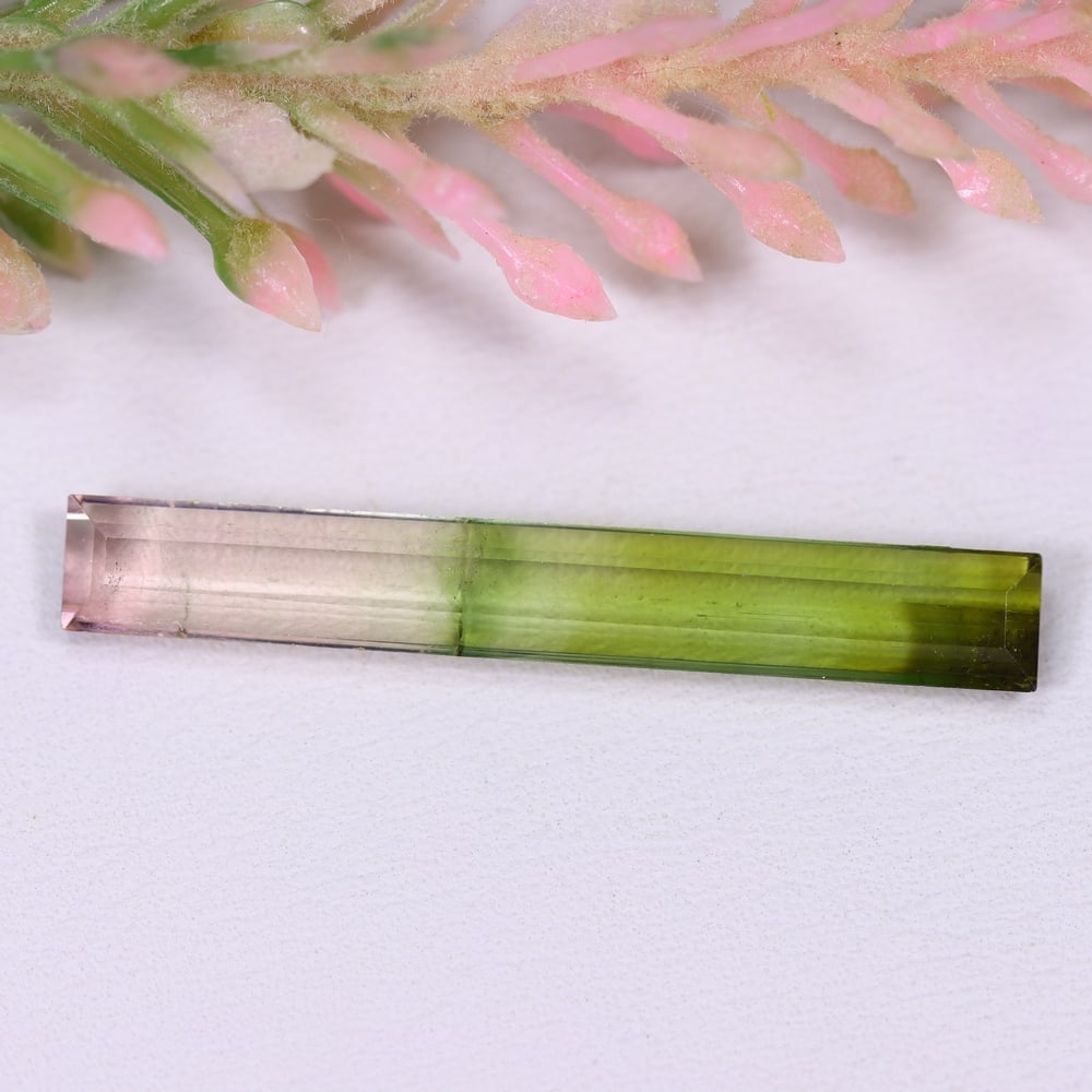 5.33cts Natural Watermelon Tourmaline - Bi-Colour Faceted Cut: Ksmith Jewels Global Welcome to our auction house, today auction brought to you by Ksmith Jewels Global based in Penang, Malaysia specialize in all kinds of opal and color gemstone both in manufacturi