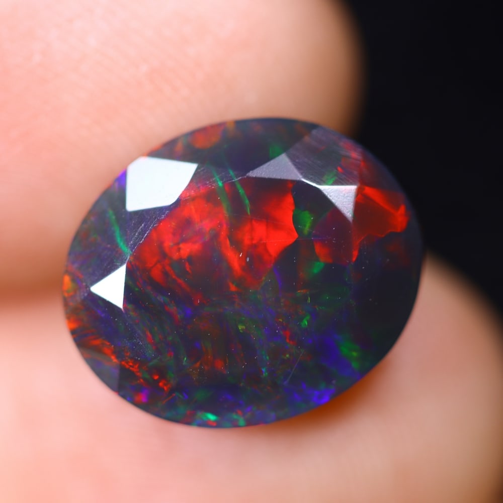 3.72Ct Welo Black Opal - Ethiopian Opal - Faceted Polished: Ksmith Jewels Global Welcome to our auction house, today auction brought to you by Ksmith Jewels Global based in Penang, Malaysia specialize in all kinds of opal and color gemstone both in manufacturi