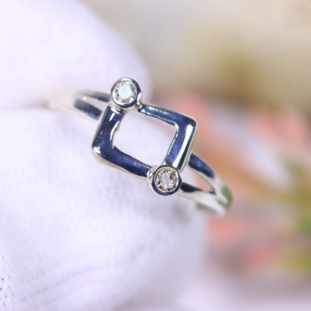 0.97g Natural Diamond Sterling Silver 925 Ring - Size US 6 - Total Diamond 0.08ct: Ksmith Jewels Global Welcome to our auction house, today auction brought to you by Ksmith Jewels Global based in Penang, Malaysia specialize in all kinds of opal, diamond and color gemstone both in ma