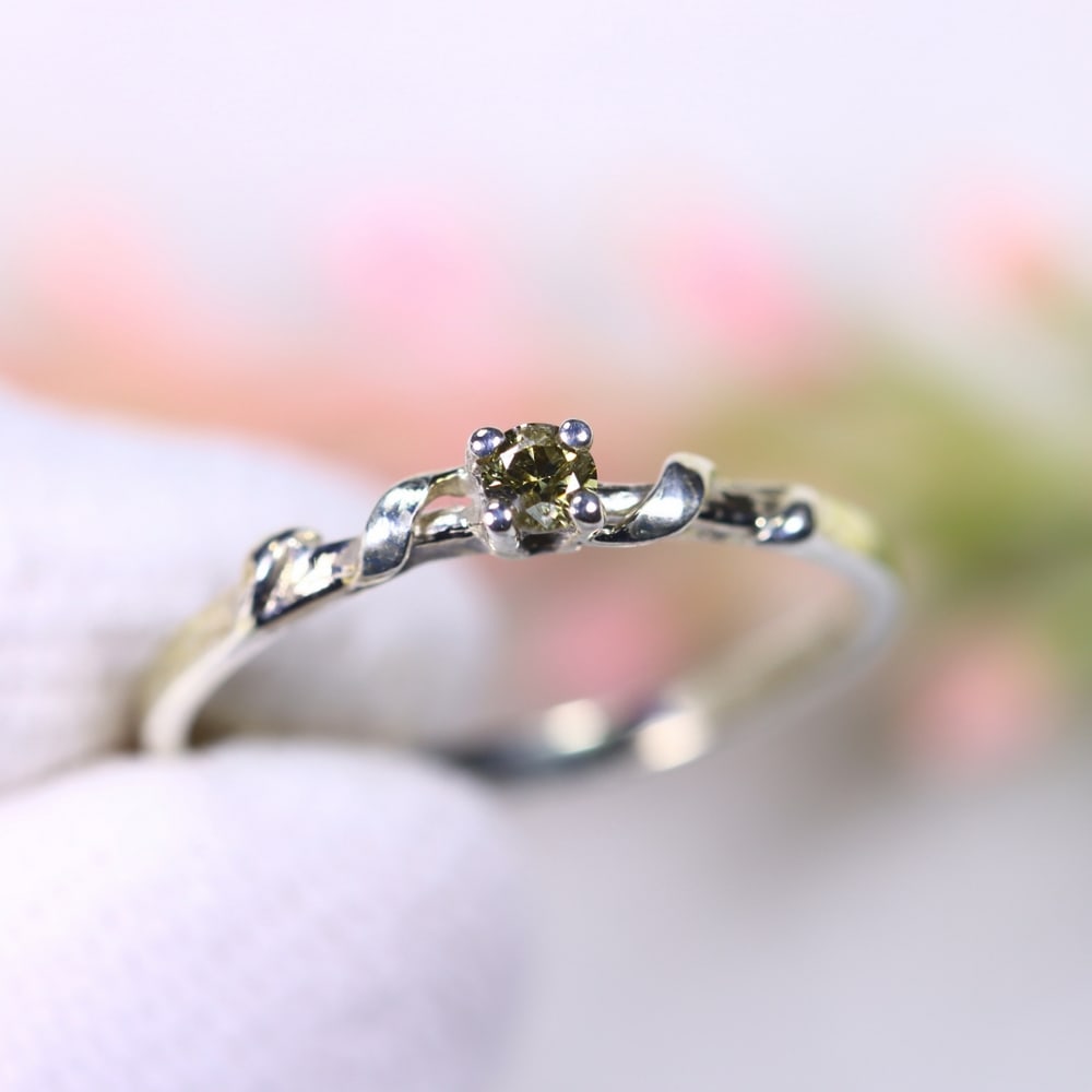 0.99g Natural Diamond Sterling Silver 925 Ring - Size US 6 - Total Diamond 0.09ct: Ksmith Jewels Global Welcome to our auction house, today auction brought to you by Ksmith Jewels Global based in Penang, Malaysia specialize in all kinds of opal, diamond and color gemstone both in ma